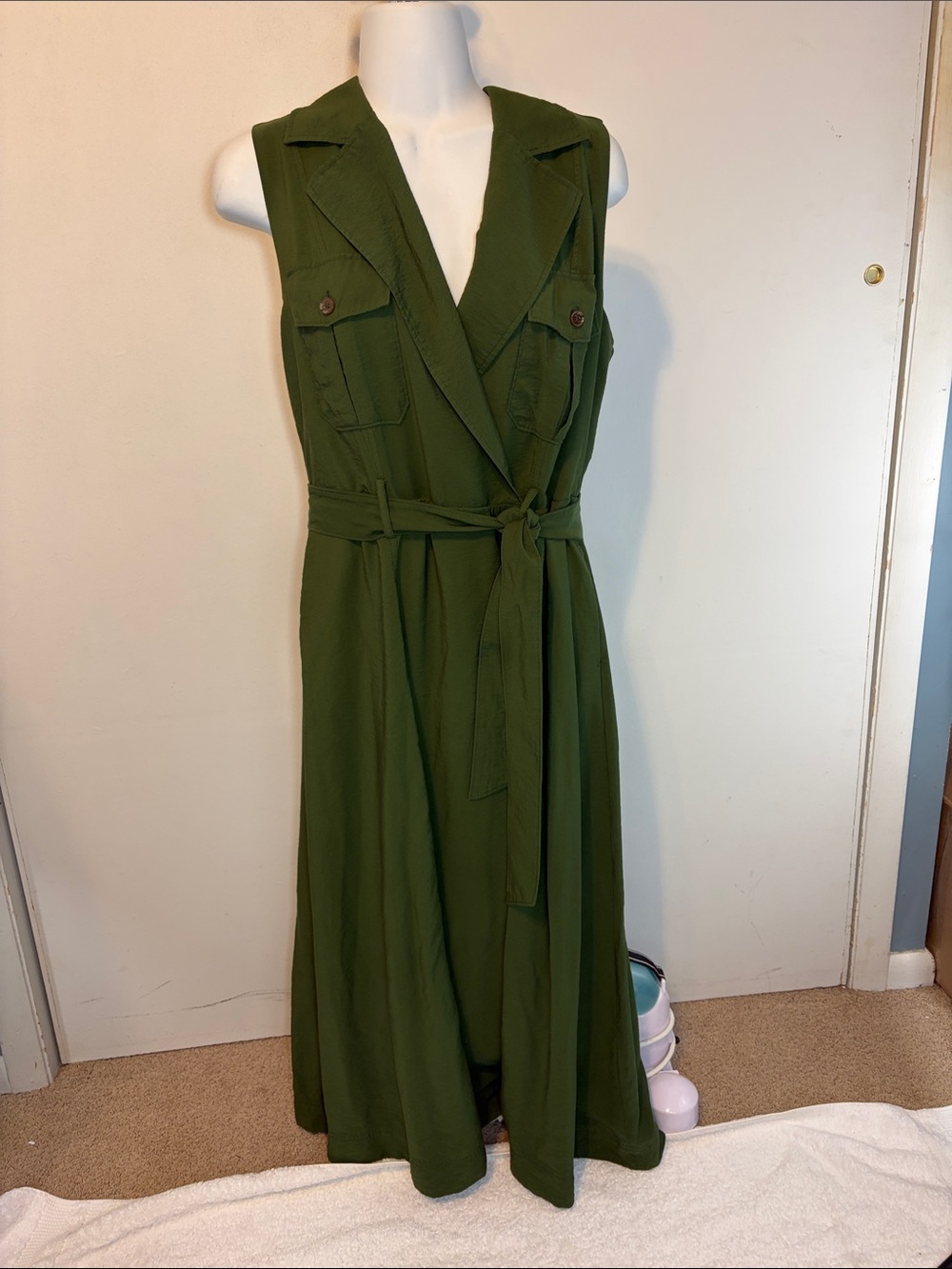 Sz 10 Banana Republic Olive Green Sleeveless Wrap Dress midi length like new